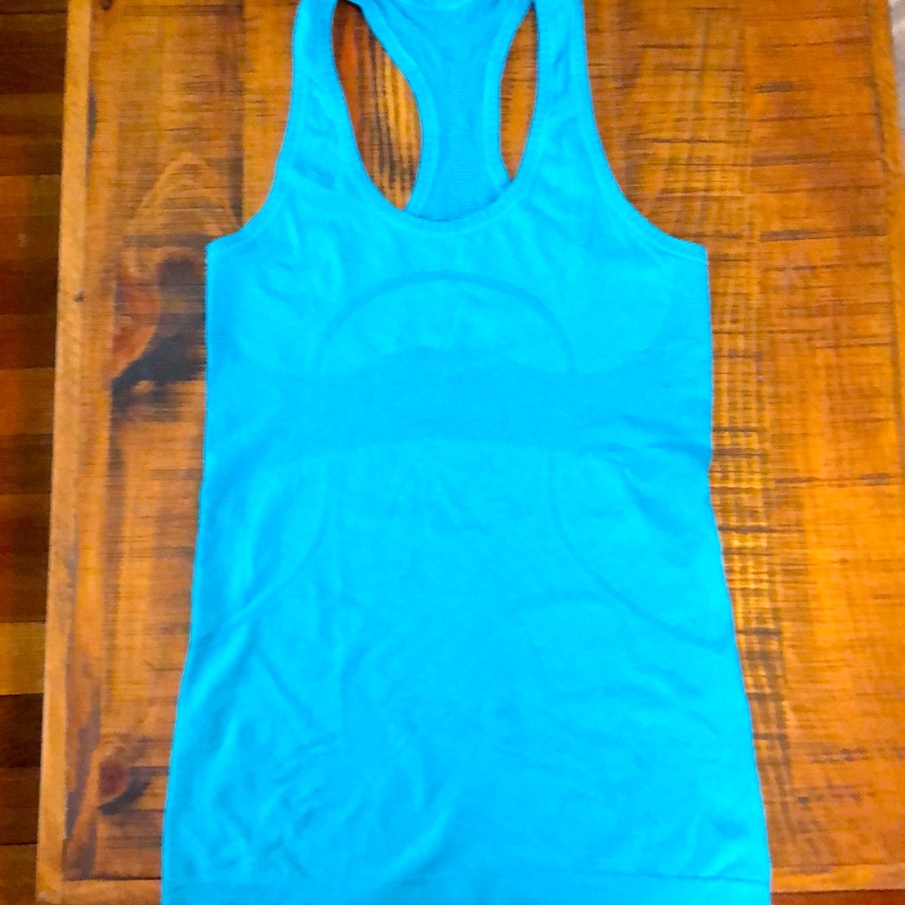 Lululemon tank, size 6